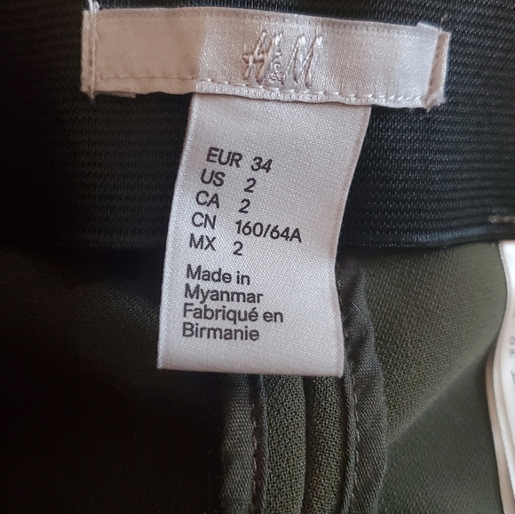 Moss green smart shorts, H&M, size 2. - Picture 4 of 4